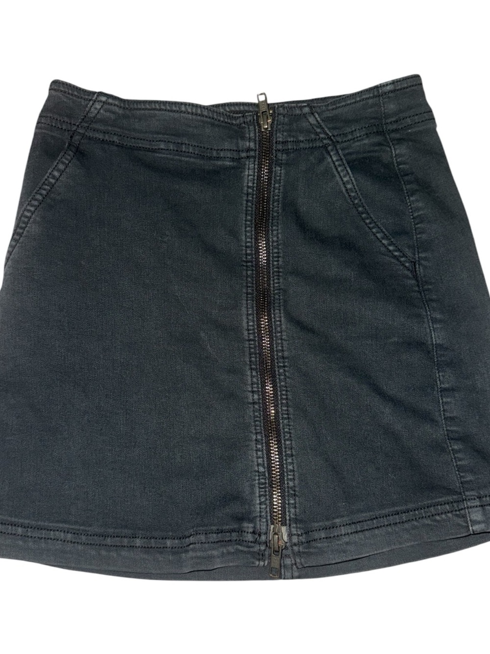 American Eagle Women's Black Front-Zip Denim Skirt